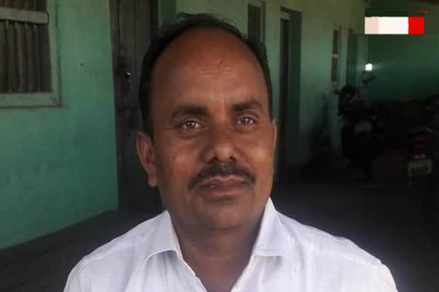 Giridih Murder : झामुमो नेता और पूर्व जिप अध्यक्ष राकेश महतो की अर्धजली लाश बरामद, आक्रोशित ग्रामीणों ने किया सड़क जाम